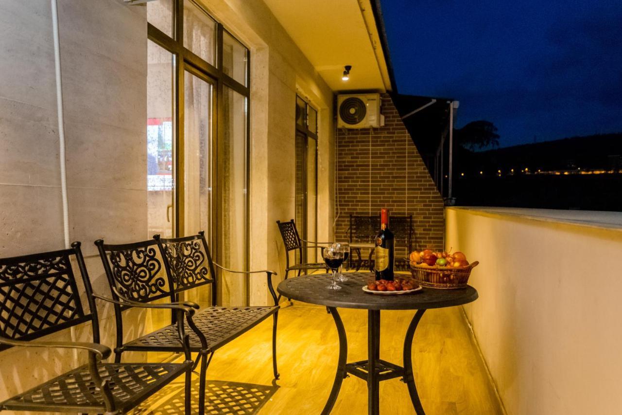 Central Comfort Place L Tbilisi Exterior photo