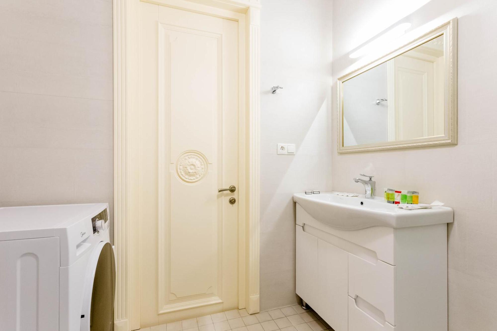 Central Comfort Place L Tbilisi Exterior photo
